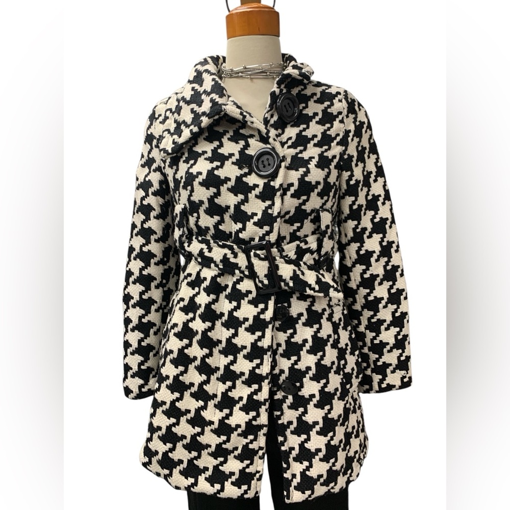 Last Kiss Trench Coat Size L